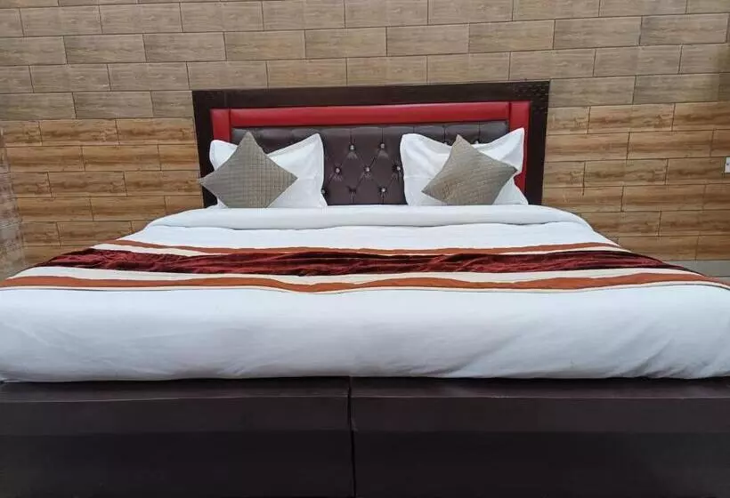 Hotelli Swas Tika Homes Near Wave City Center Noida