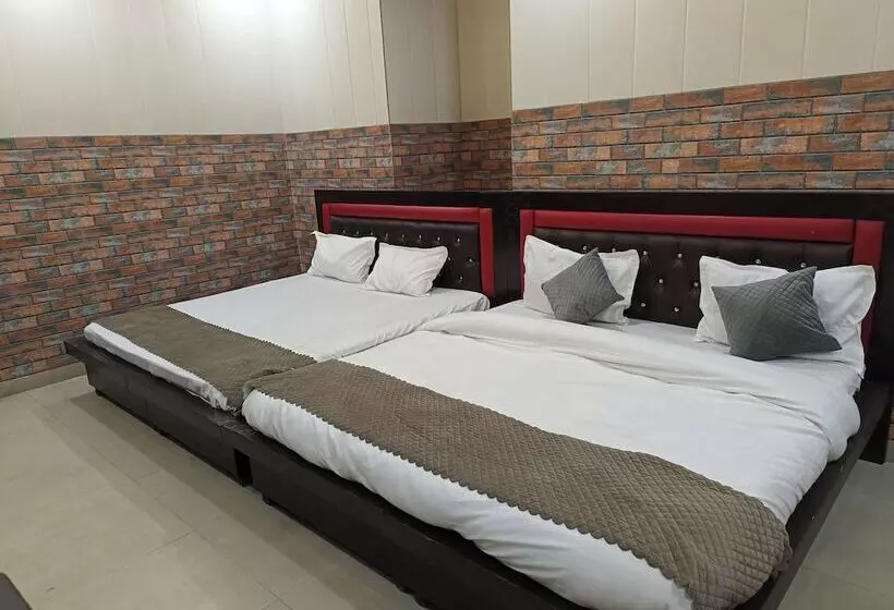 Hotelli Swas Tika Homes Near Wave City Center Noida