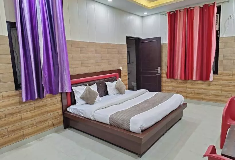 Hotelli Swas Tika Homes Near Wave City Center Noida