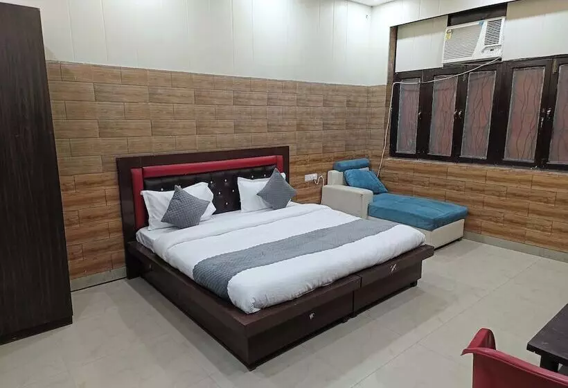Hotelli Swas Tika Homes Near Wave City Center Noida