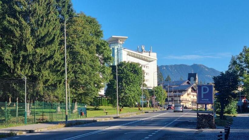 پانسیون Del Monte Predeal