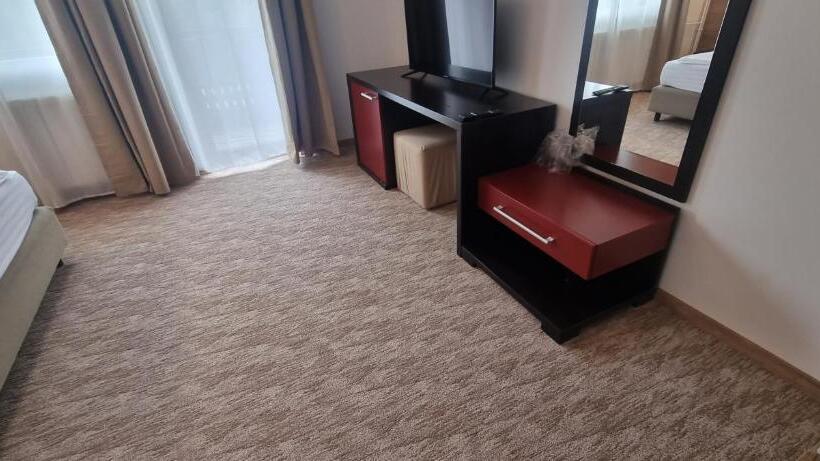 پانسیون Del Monte Predeal