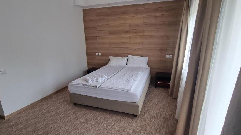 پانسیون Del Monte Predeal