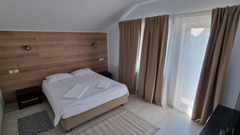 پانسیون Del Monte Predeal