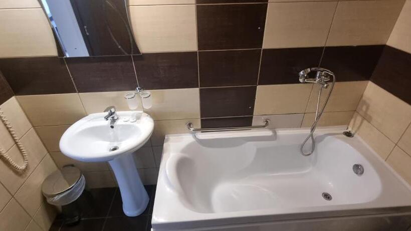 پانسیون Del Monte Predeal