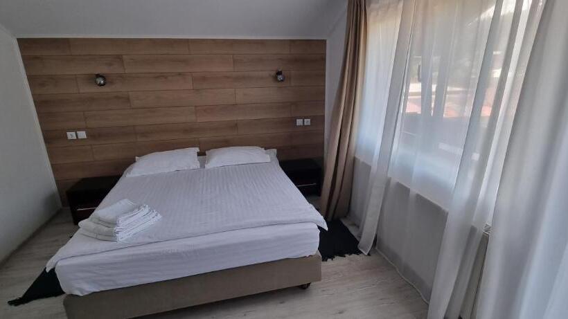 پانسیون Del Monte Predeal