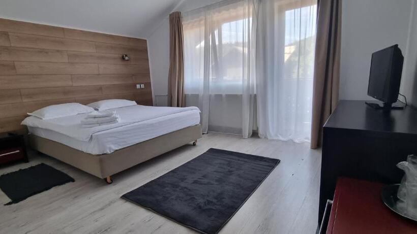 پانسیون Del Monte Predeal