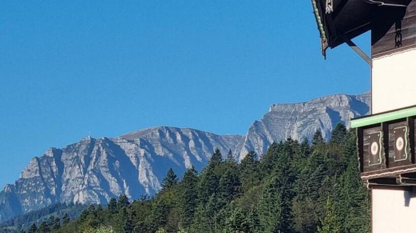 پانسیون Del Monte Predeal