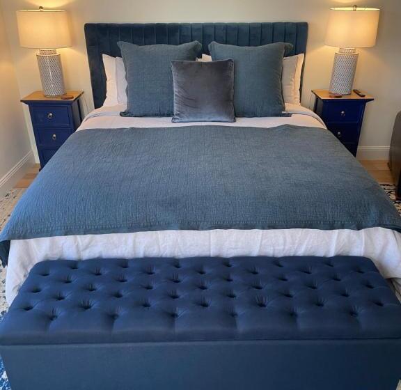 ペンション Port Fairy Bnb   The Blue Suite