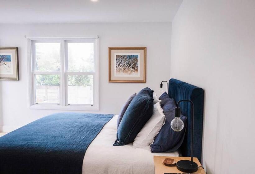 ペンション Port Fairy Bnb   The Blue Suite
