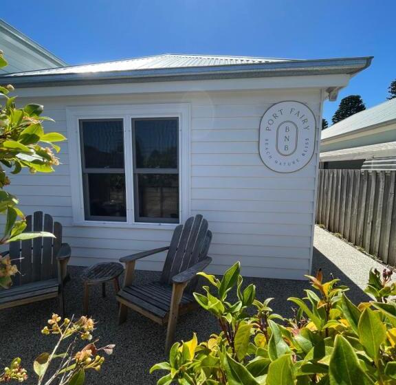 ペンション Port Fairy Bnb   The Blue Suite