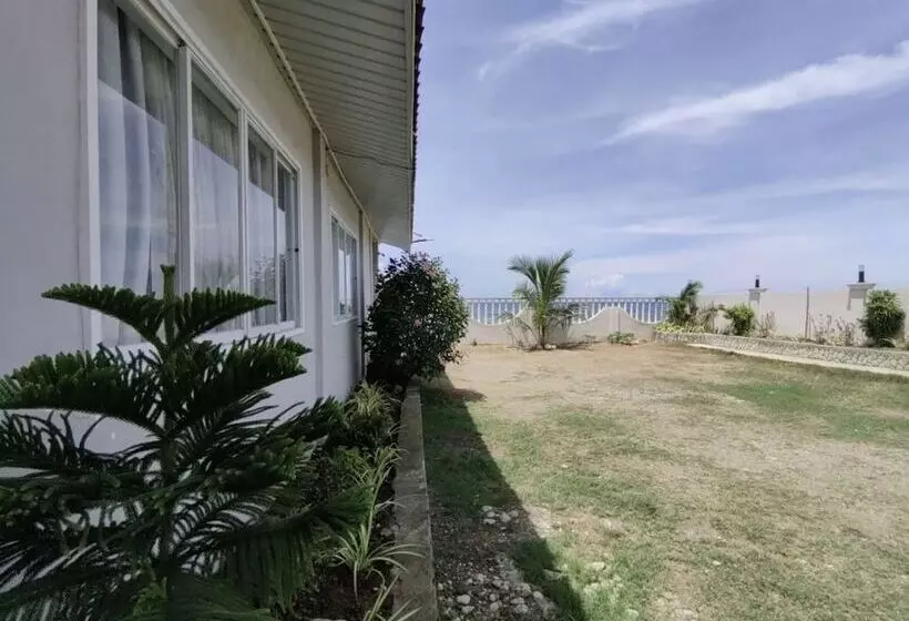 Majatalo Sea Breeze Beachfront Villa Cebu