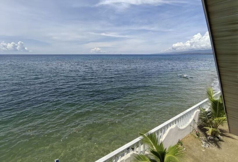 Panzió Sea Breeze Beachfront Villa Cebu