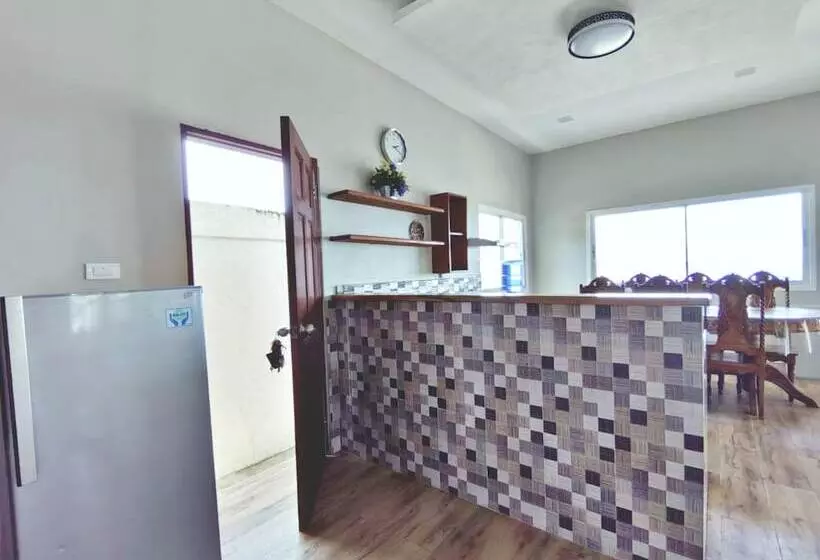 Majatalo Sea Breeze Beachfront Villa Cebu