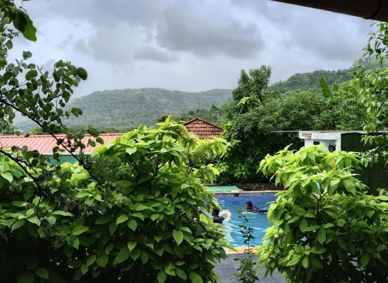 리조트 Vishranti Farm Neral