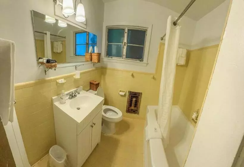 Retkeilymaja Hemlock Inn