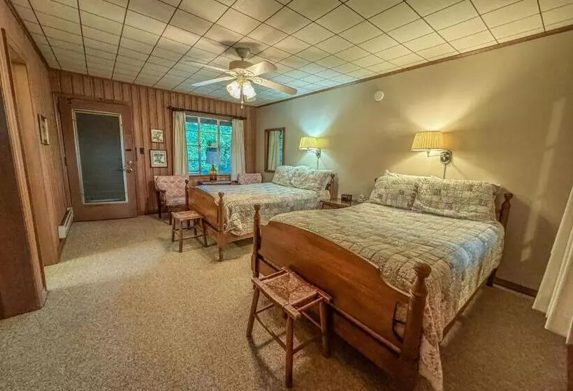 Retkeilymaja Hemlock Inn