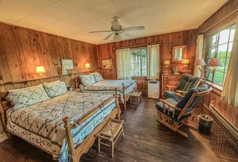 Retkeilymaja Hemlock Inn