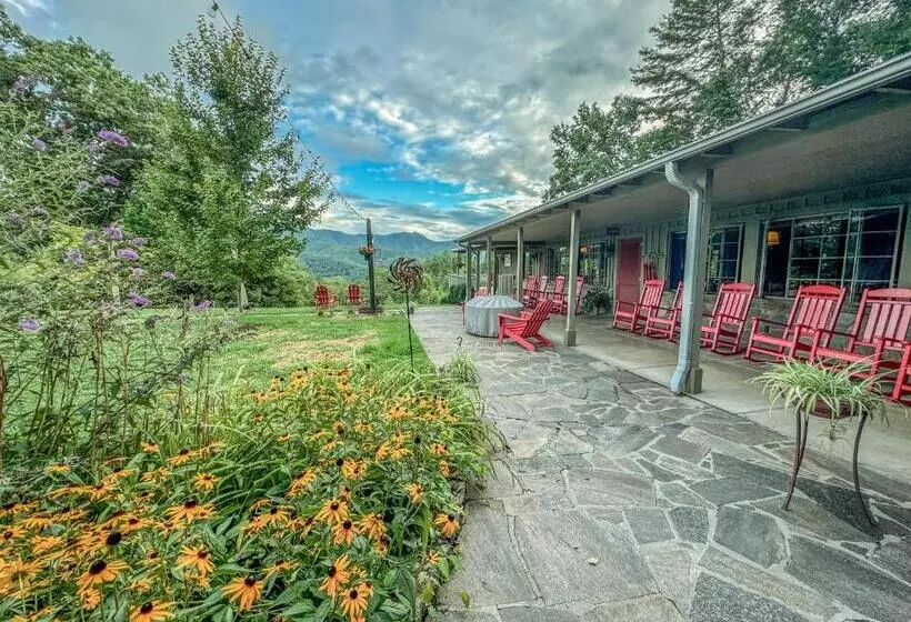 Retkeilymaja Hemlock Inn