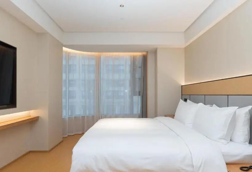 Ji Hotel Chongqing Caijia Metro Station