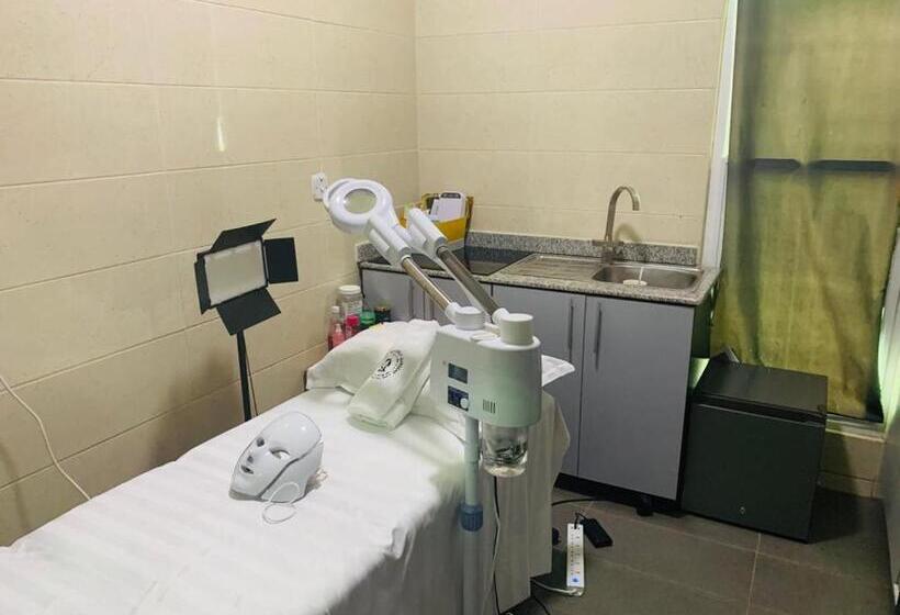 Marchforte Courtyard Hotels & Suites