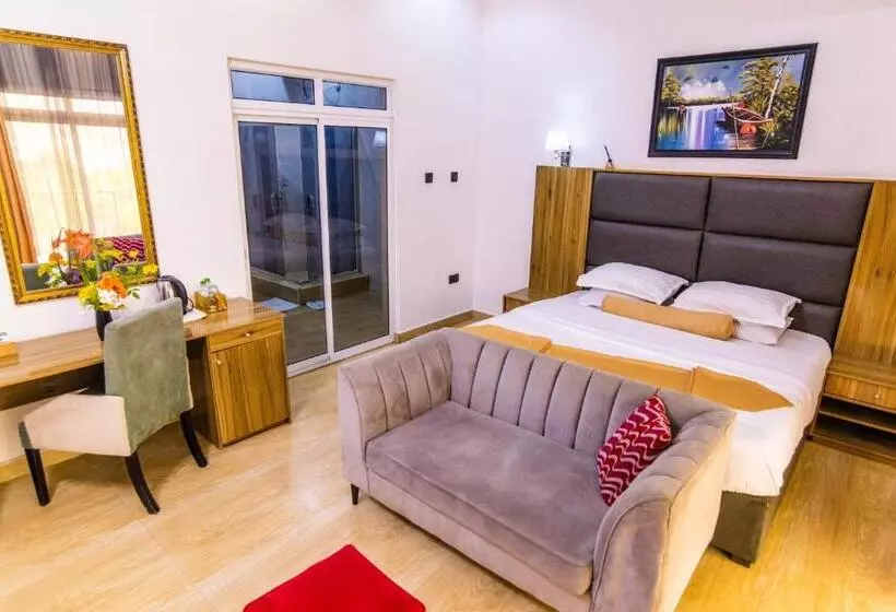 Marchforte Courtyard Hotels & Suites