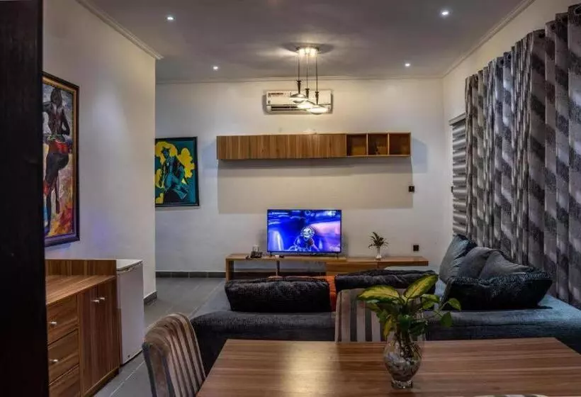 Marchforte Courtyard Hotels & Suites