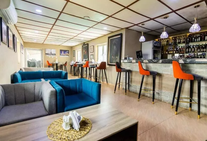 Marchforte Courtyard Hotels & Suites