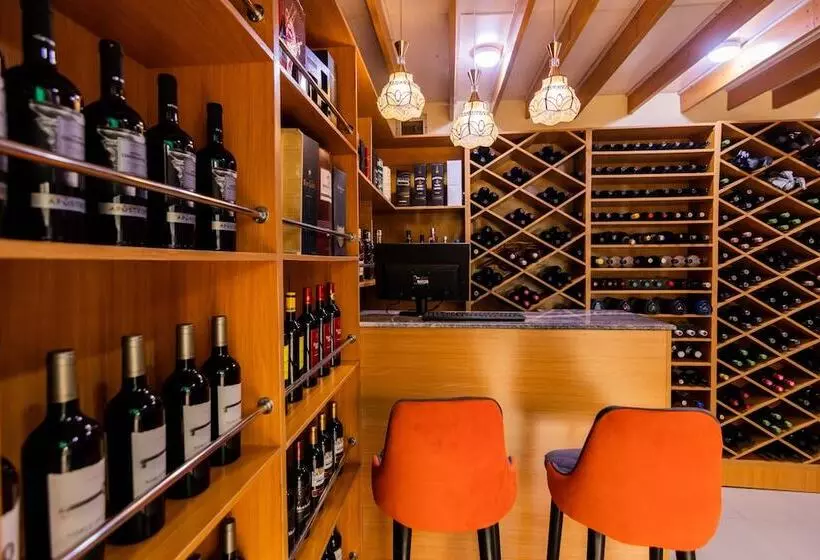 Marchforte Courtyard Hotels & Suites