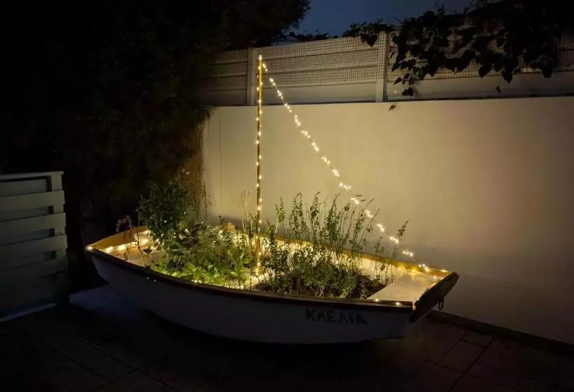 Majatalo Under The Palms