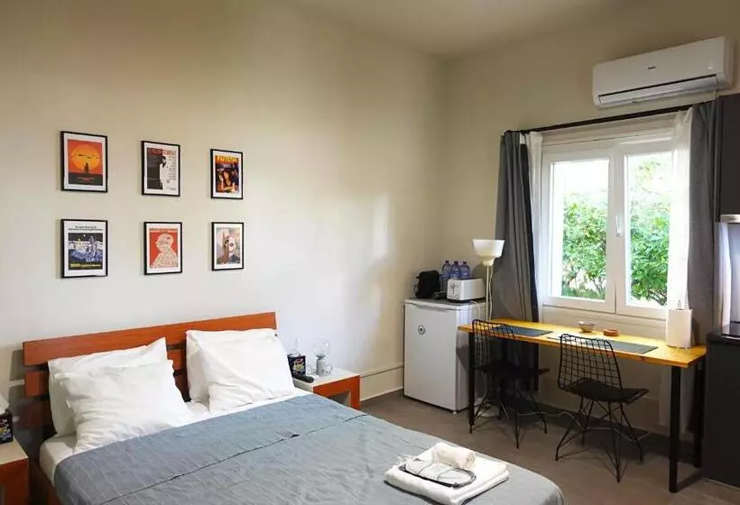 Majatalo Under The Palms