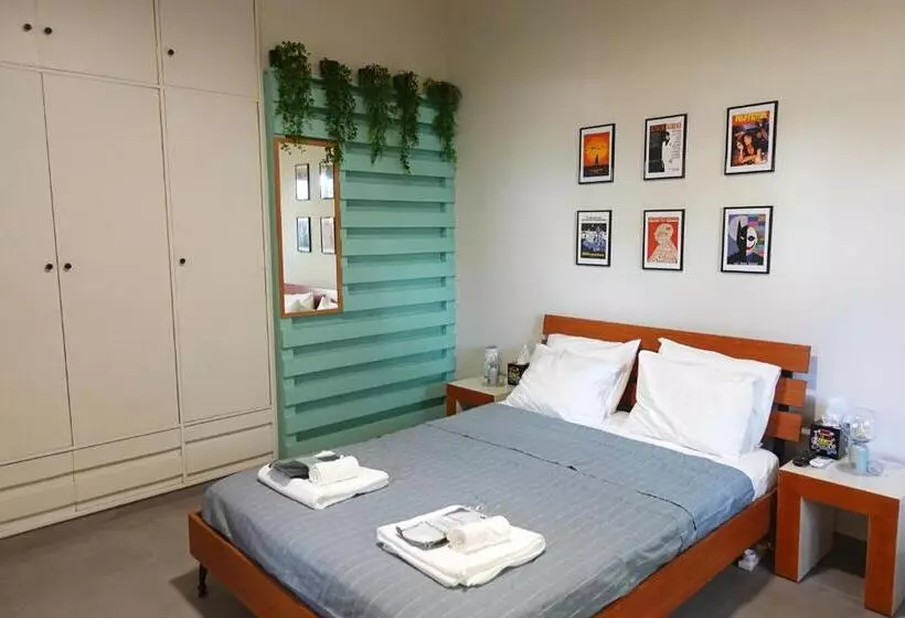 Majatalo Under The Palms