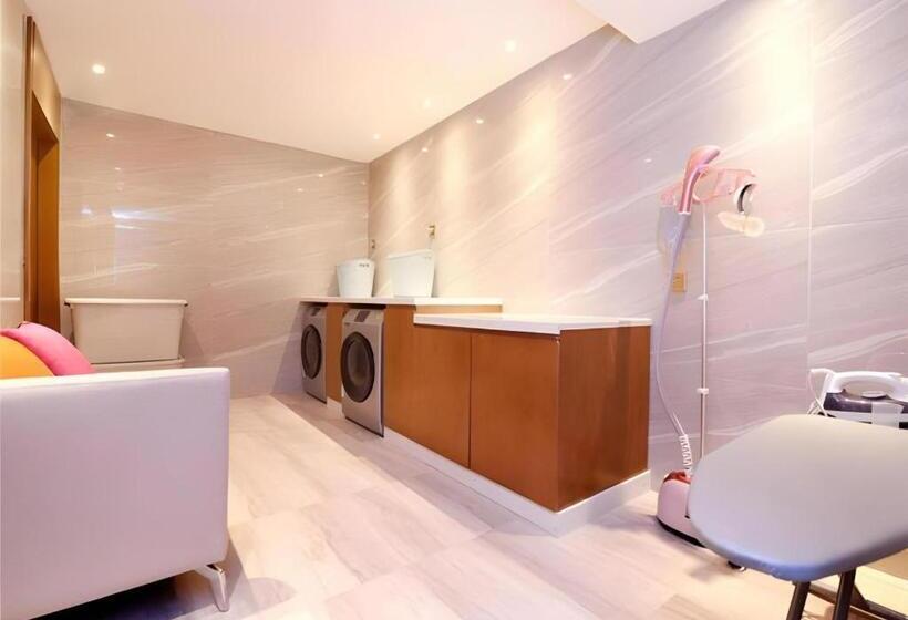 Borrman Hotel Guiyang Guanshanhu International Conference Center Metro Station