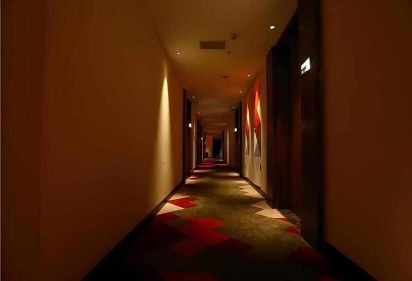 Borrman Hotel Zhongxiang Railway Station Mochou Village