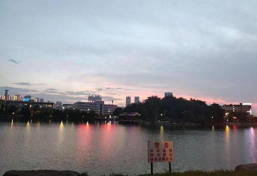 Otel 7 Days Inn Zhaotong Zhaotong College Fada Square