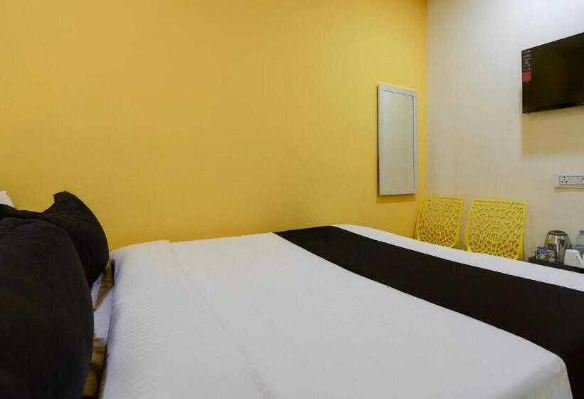 호텔 Oyo Dolphin Inn Residency