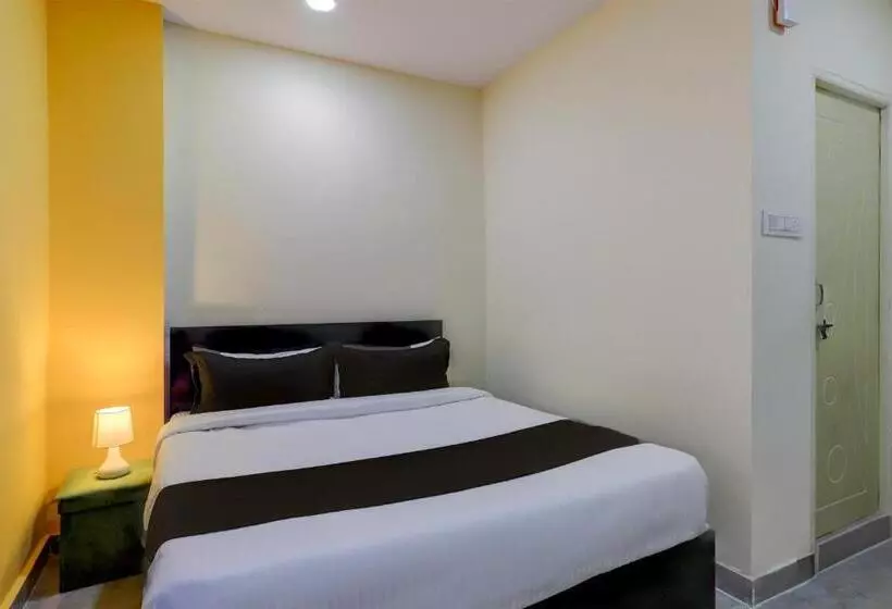 ホテル Oyo Dolphin Inn Residency