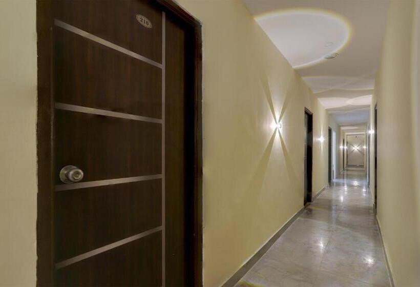 호텔 Oyo Dolphin Inn Residency