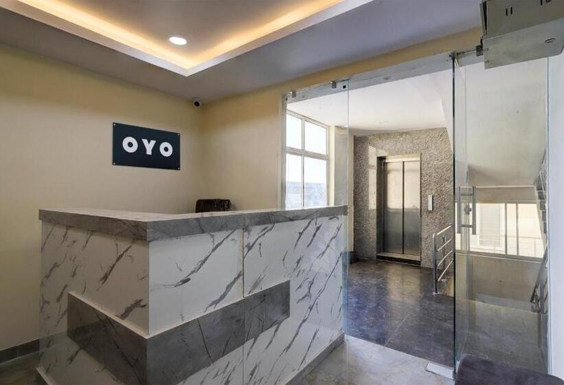 호텔 Oyo Dolphin Inn Residency