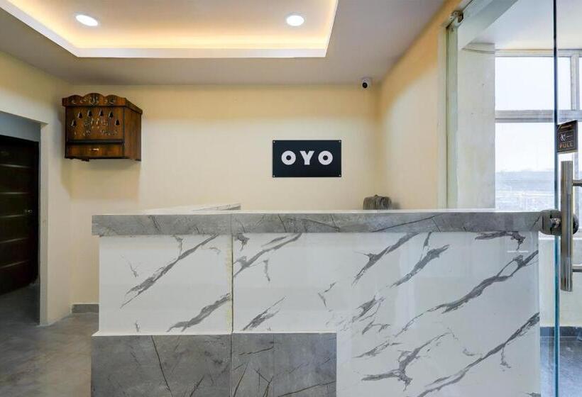 호텔 Oyo Dolphin Inn Residency