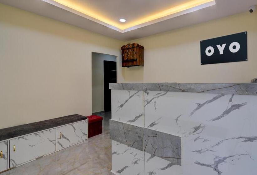 호텔 Oyo Dolphin Inn Residency