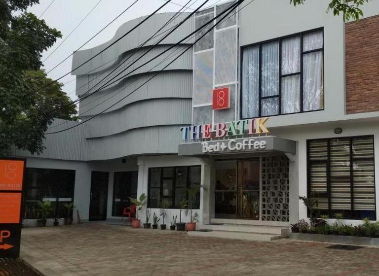 Hotell The Batik Bed And Coffee Bandung