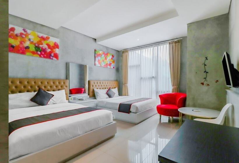 Hotell The Batik Bed And Coffee Bandung