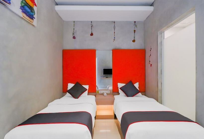 Hotell The Batik Bed And Coffee Bandung