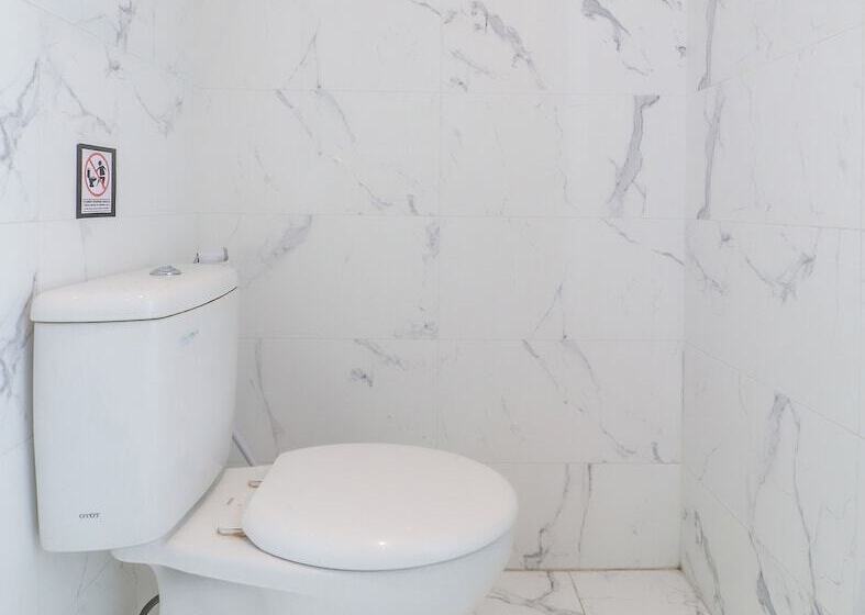 Hotell The Batik Bed And Coffee Bandung