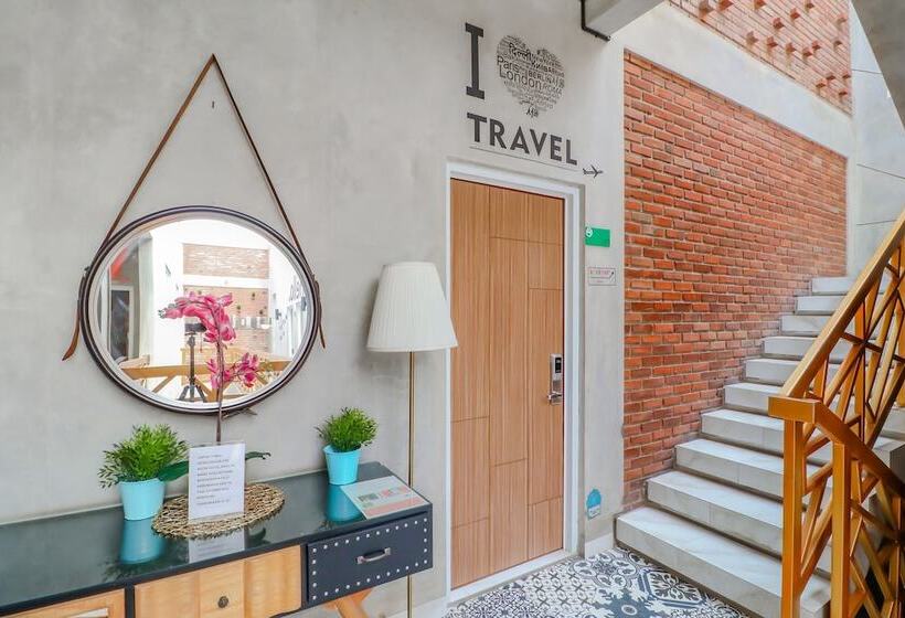 Hotell The Batik Bed And Coffee Bandung