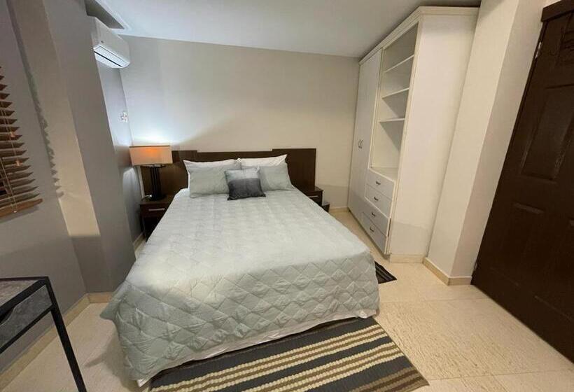 پانسیون Under The Stars