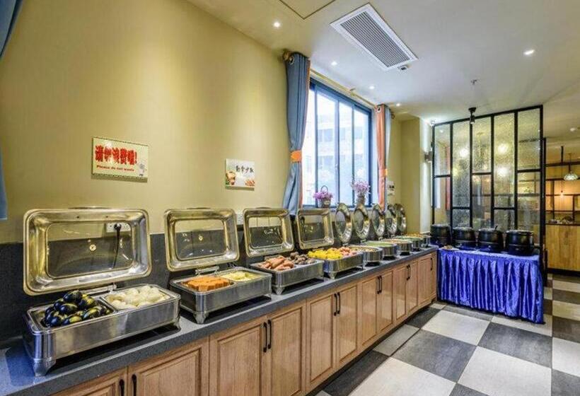 Vienna Hotel Nanning Anji Wanda 33rd Middle School Metro Station