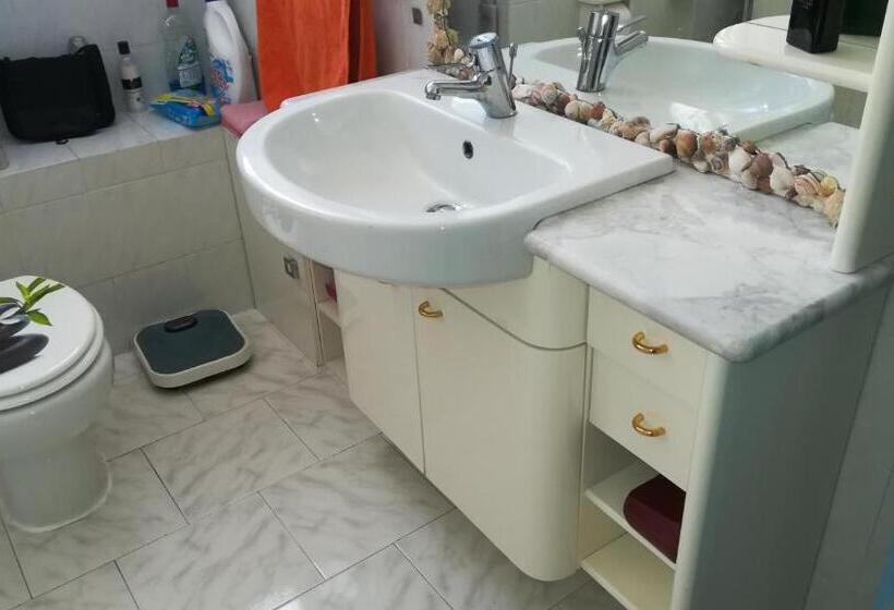 Nocleg ze śniadaniem Casa Vacanze The Seashell La Conchiglia