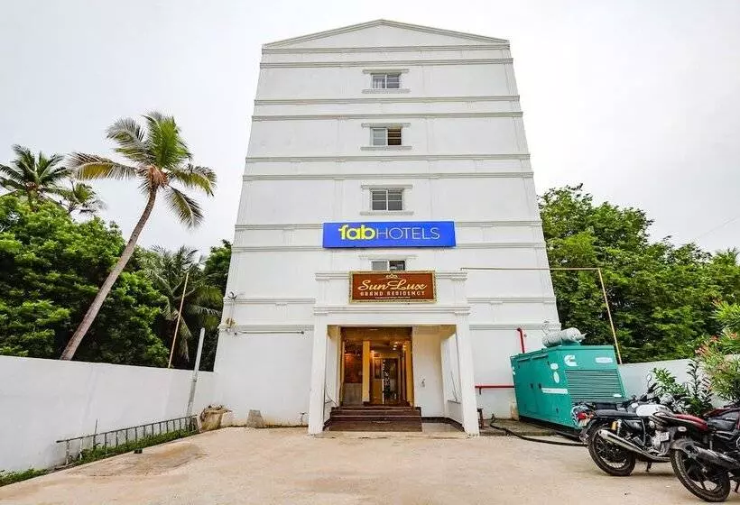 Fabhotel Sun Lux Grand Residency